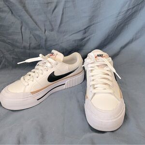 White Nike legacy court lifts